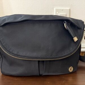 Lululemon Black Crossbody Bag 5L nylon
